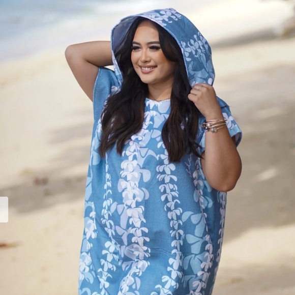 Adult Beach Towel Poncho - Picture 1 of 3